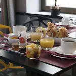 Hotel Eiffel Capitol 3*