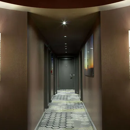 Eiffel Capitol Hotel 3*