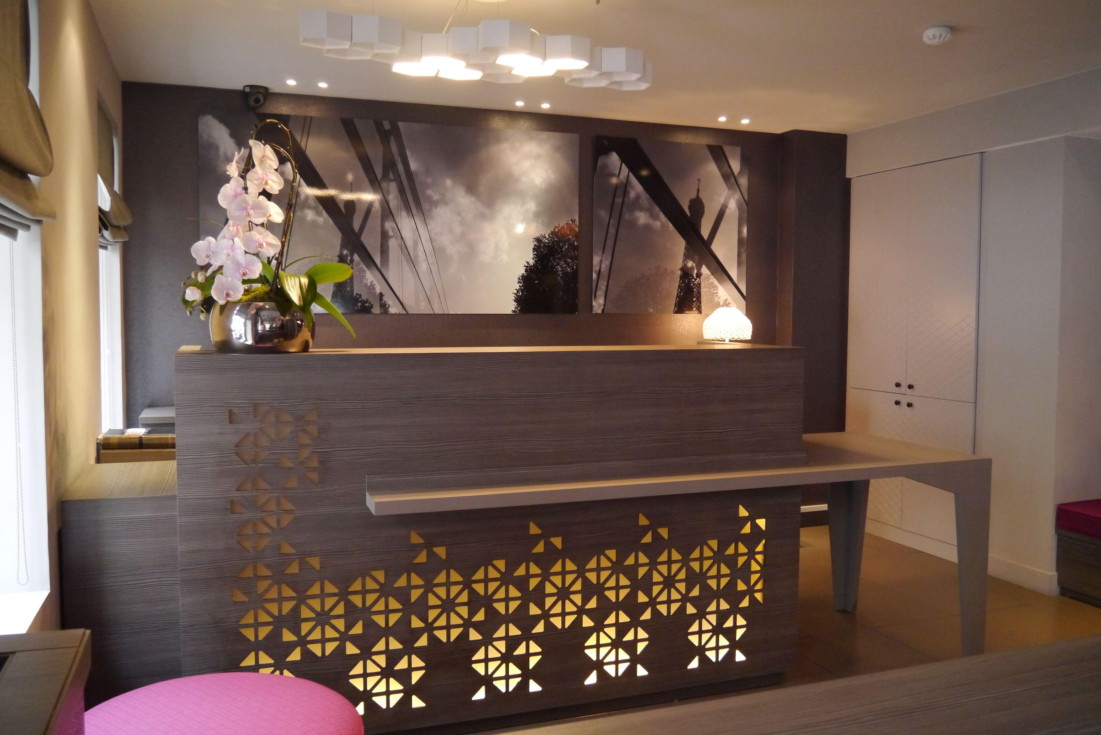 Eiffel Capitol Hotel