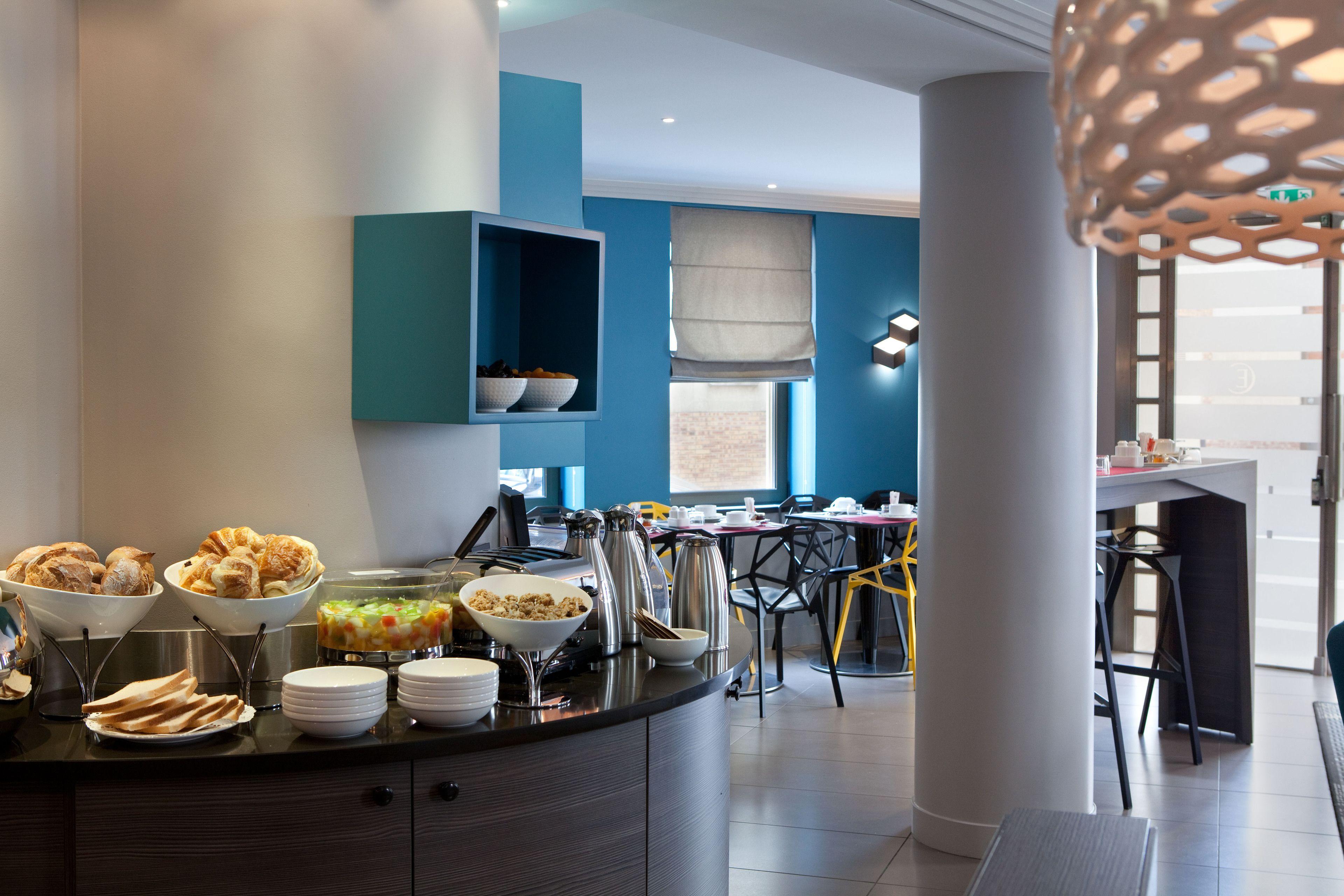 Eiffel Capitol Hotel