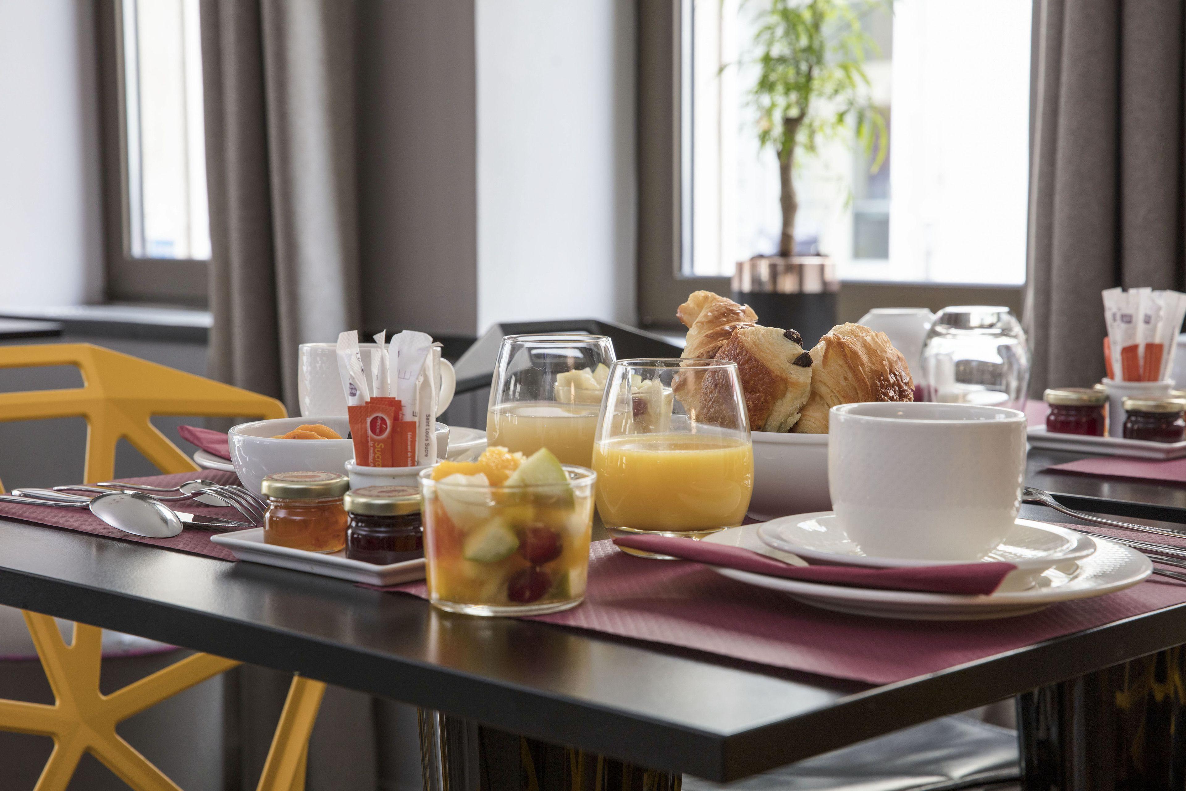 Hotel Eiffel Capitol Parigi