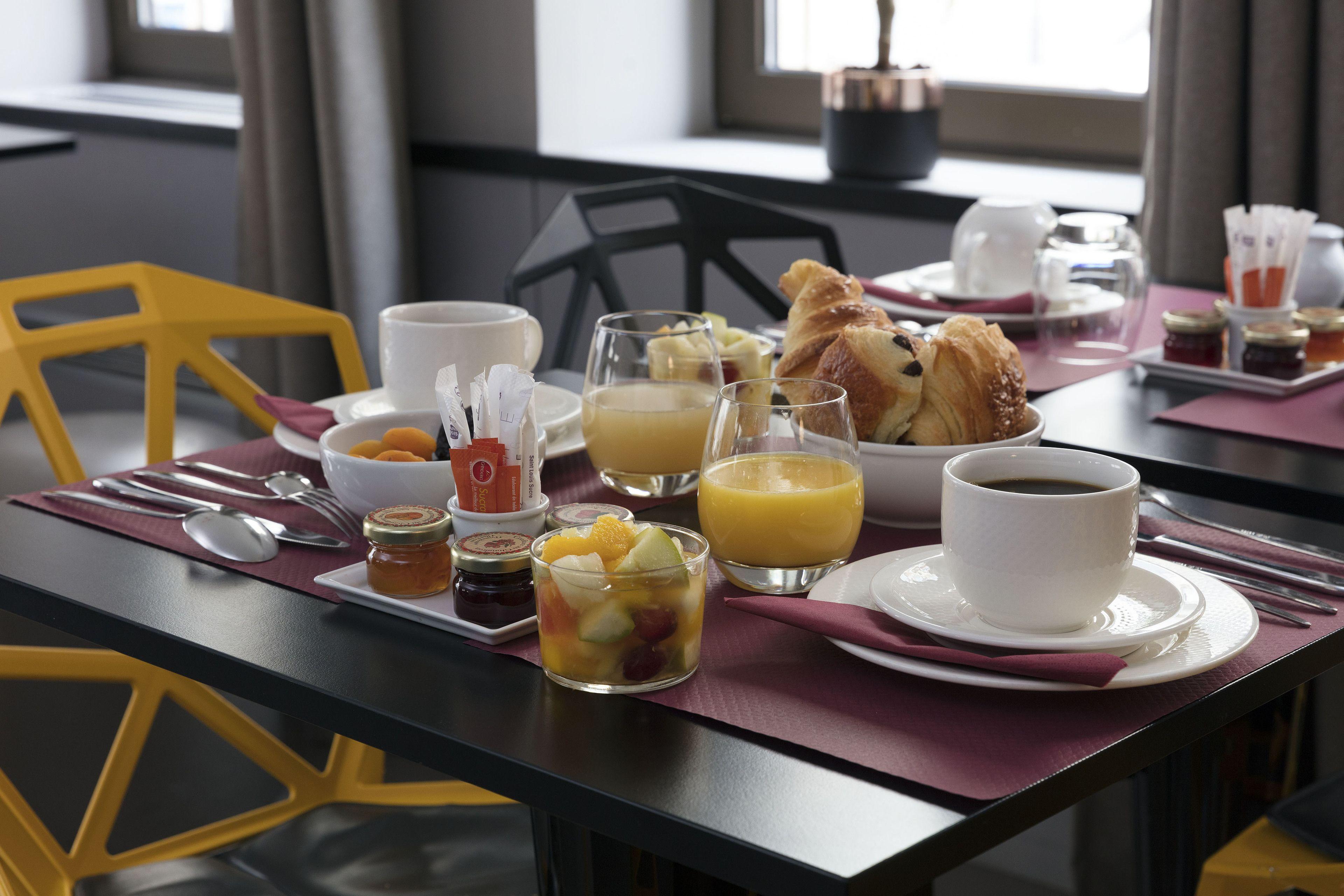 Hotel Eiffel Capitol 3*