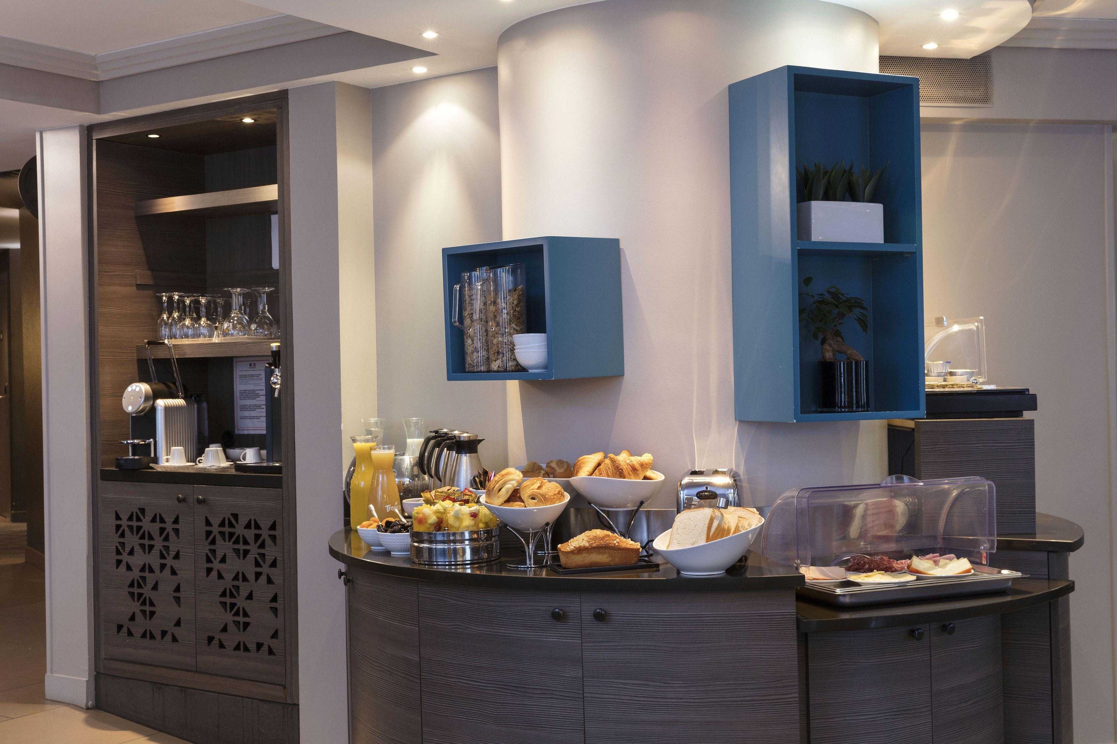 Eiffel Capitol Hotel