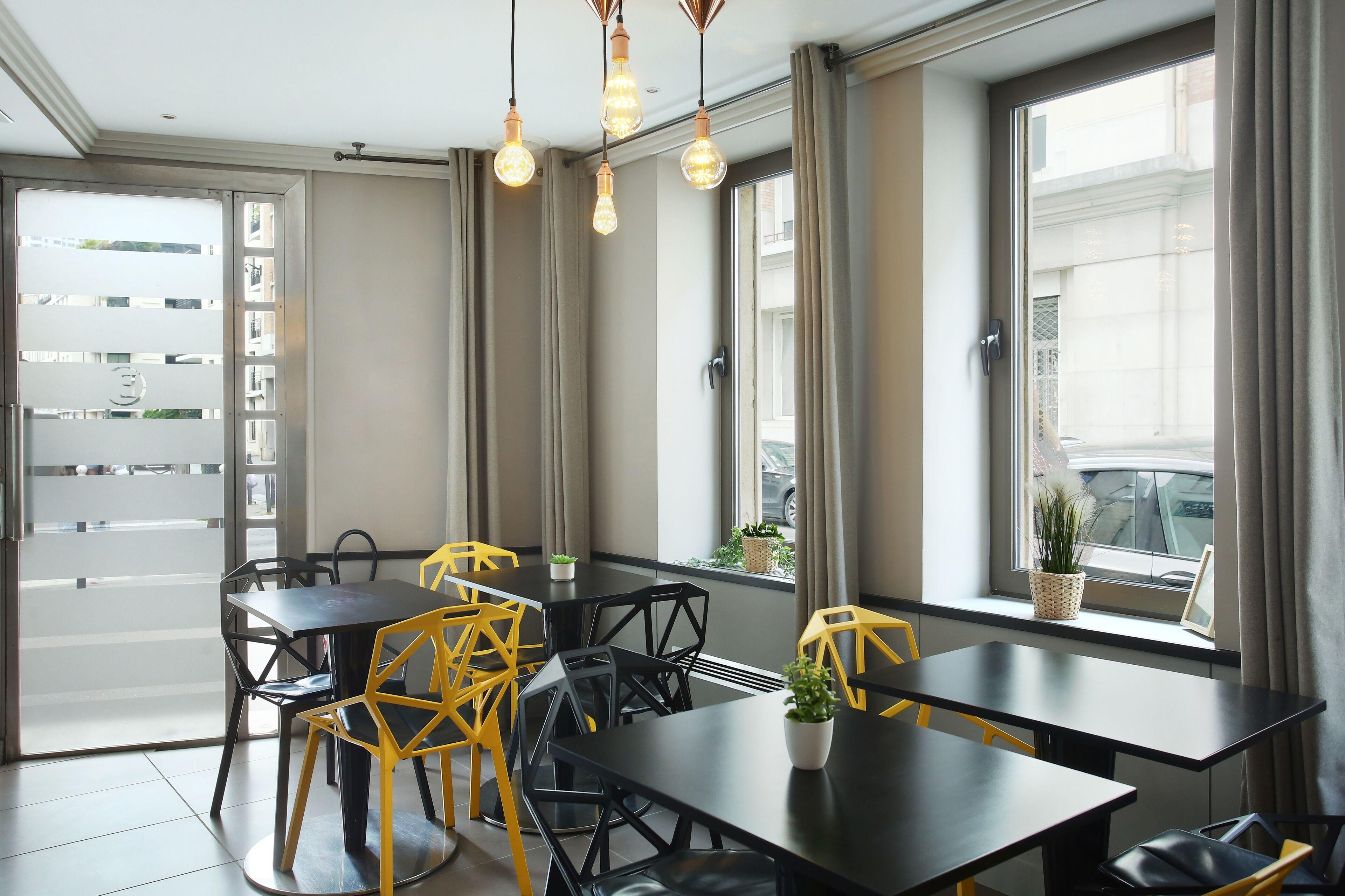 Eiffel Capitol Hotel Paris