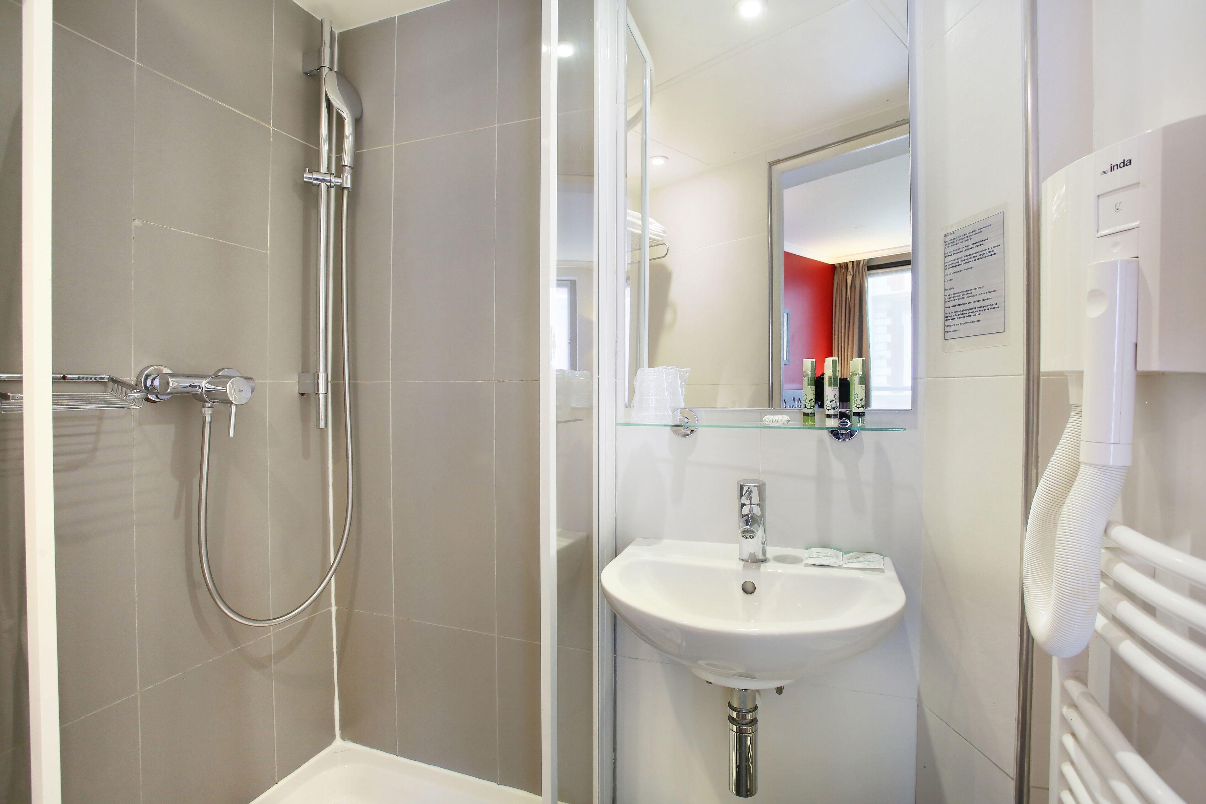 Hotel Eiffel Capitol 3*